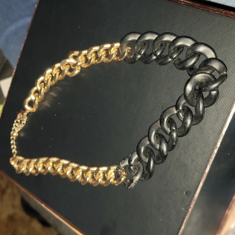 Women's beautiful❤ large link black and gold necklace!! - Picture 3 of 3